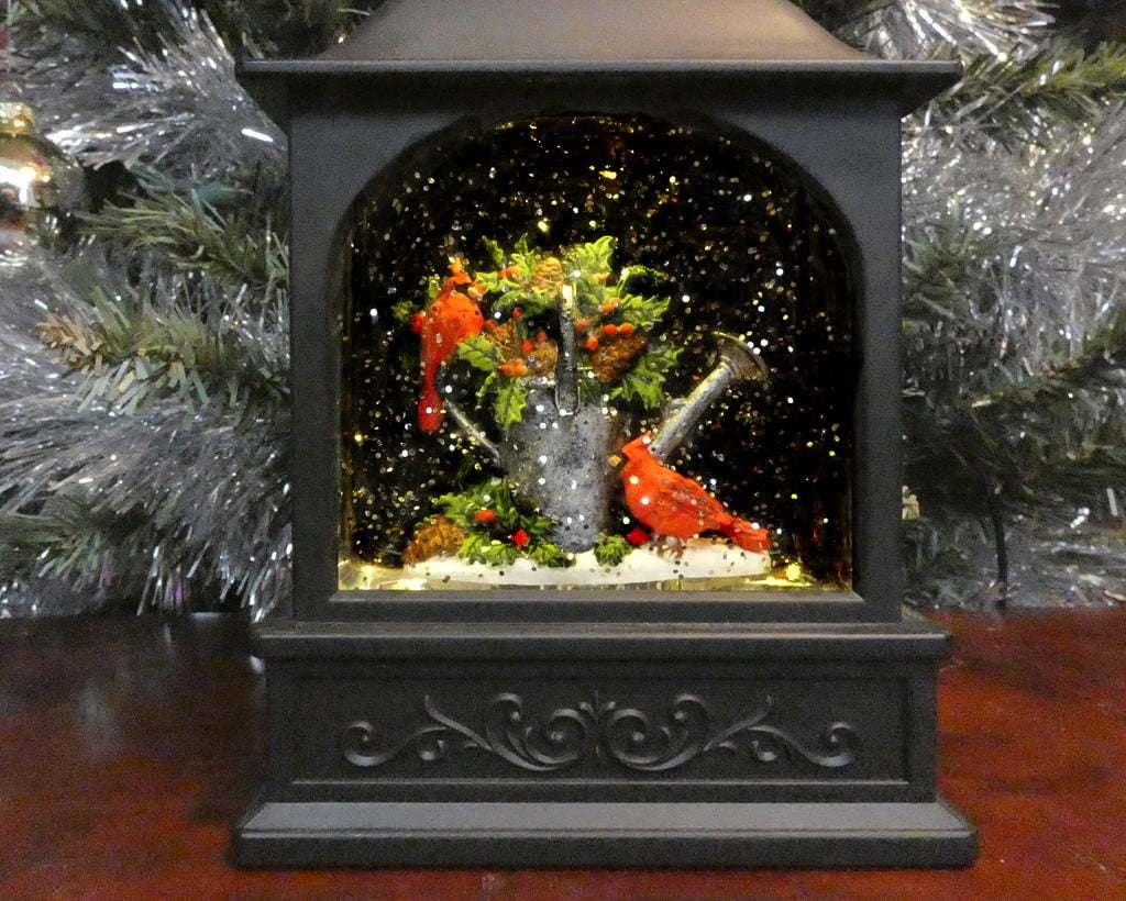 Cardinal Snow Globe